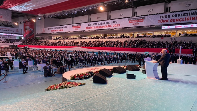 MHP Lideri Bahçeli, 1277 oyla yeniden Genel Başkan seçildi