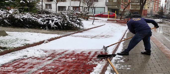 Yenimahalle Belediyesi’nden kar mesaisi