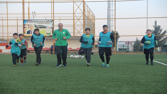 SPOR OKULLARINDA GELECEĞİN KALECİLERİ YETİŞİYOR