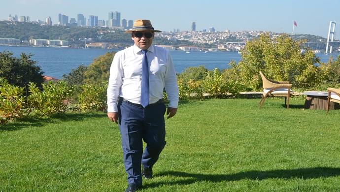 ULUSLAR ARASI TÜRK GAZETECİ KRAL GAZETECİ ABDULLAH YİĞİT `TEN 24 KASIM ÖĞRETMENLER GÜNÜ MESAJI