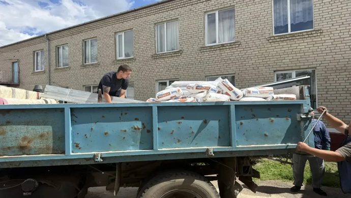 Ремонт школ и детских площадок, помощь волонтёрам: «Единая Россия» исполняет наказы жителей в регионах