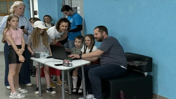 «Единая Россия» организовала в Омске семейный квест-турнир