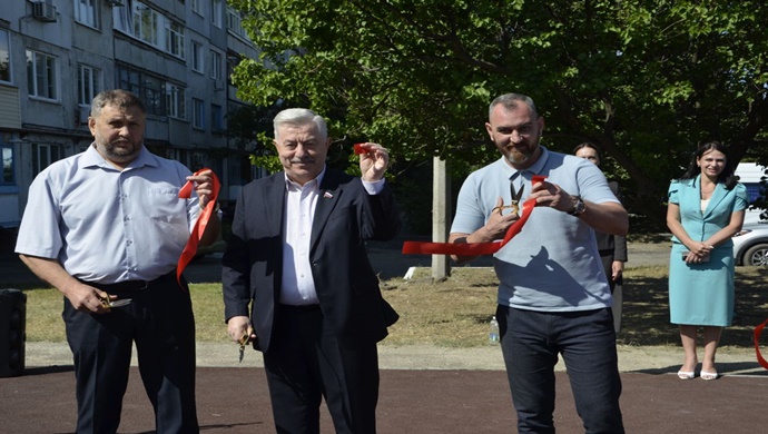 По Народной программе «Единой России»-2021 открыли три новых общественных пространства в ЛНР