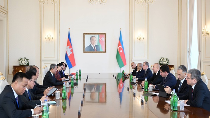Ilham Aliyev held expanded meeting with Prime Minister of Cambodia